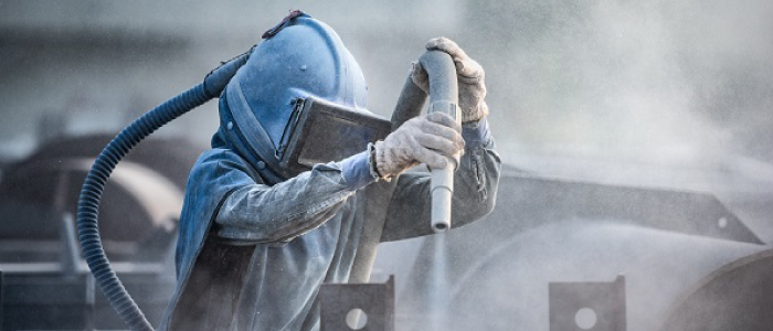 Piaskowanie część w komorze