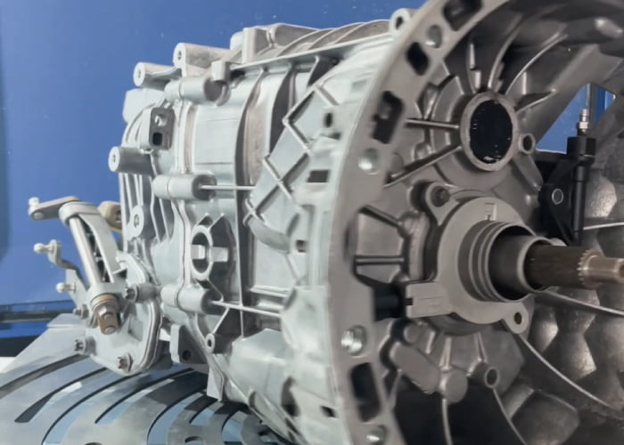 Oczyszczenie silnika z zanieczyszczeń za pomocą Aquablastu